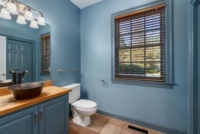 419 Wellesley St, Weston, MA 02493