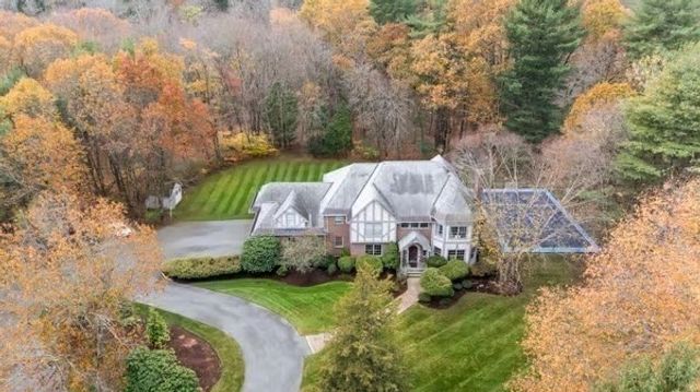 419 Wellesley St, Weston, MA 02493