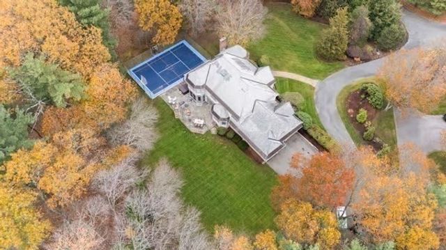 419 Wellesley St, Weston, MA 02493