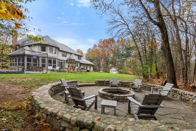 419 Wellesley St, Weston, MA 02493
