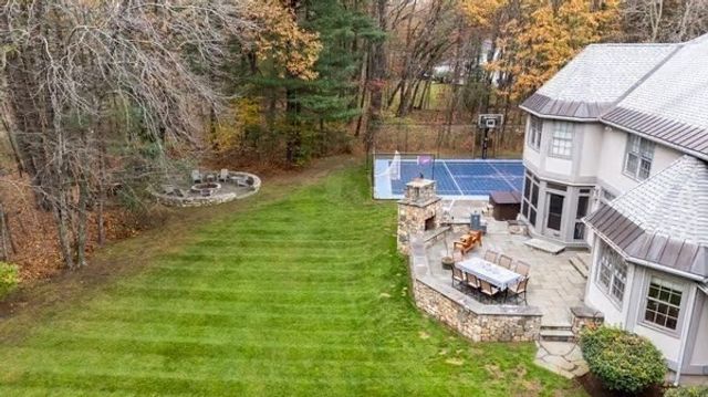 419 Wellesley St, Weston, MA 02493