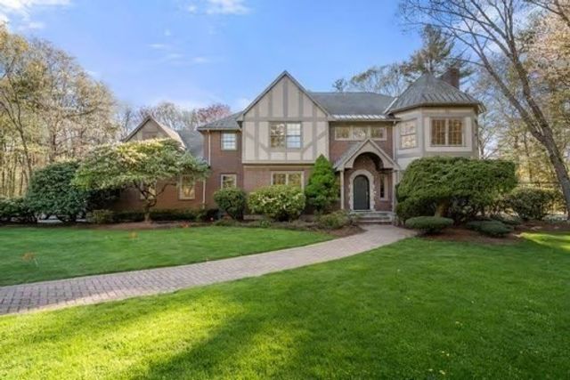 419 Wellesley St, Weston, MA 02493