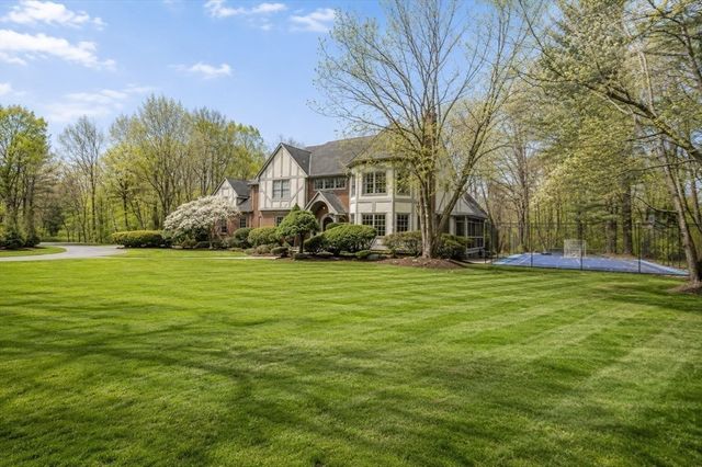 419 Wellesley St, Weston, MA 02493