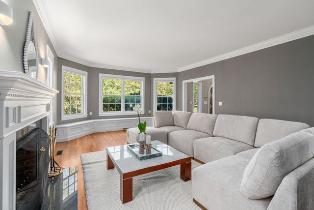 419 Wellesley St, Weston, MA 02493