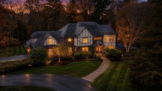 419 Wellesley St, Weston, MA 02493
