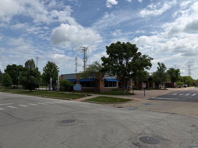 8908 Ozark Avenue, Morton Grove, IL 60053