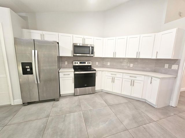 13588 74th Street N, West Palm Beach, FL 33412