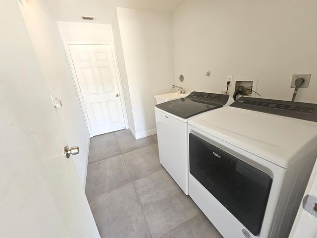 13588 74th Street N, West Palm Beach, FL 33412