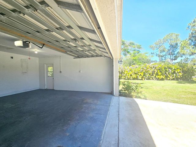 13588 74th Street N, West Palm Beach, FL 33412