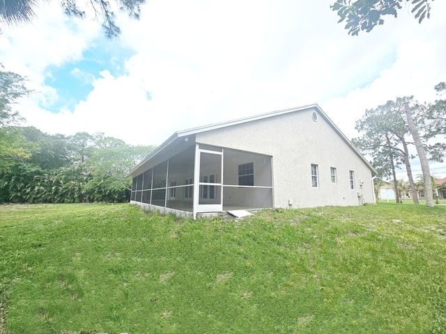 13588 74th Street N, West Palm Beach, FL 33412