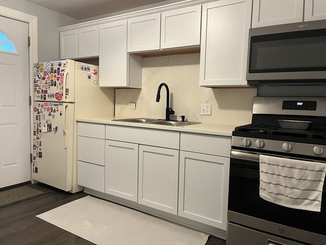 14840 Ketelaar Drive 5W, Midlothian, IL 60445