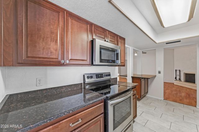 4418 W DESERT HILLS Drive, Glendale, AZ 85304