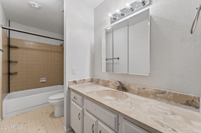 4418 W DESERT HILLS Drive, Glendale, AZ 85304