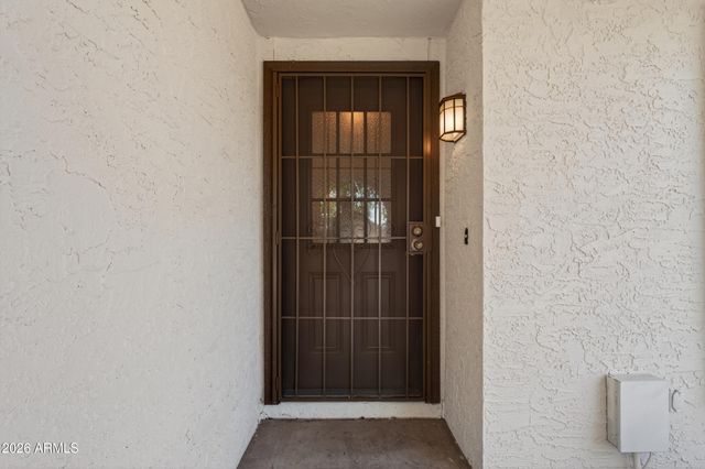 4418 W DESERT HILLS Drive, Glendale, AZ 85304