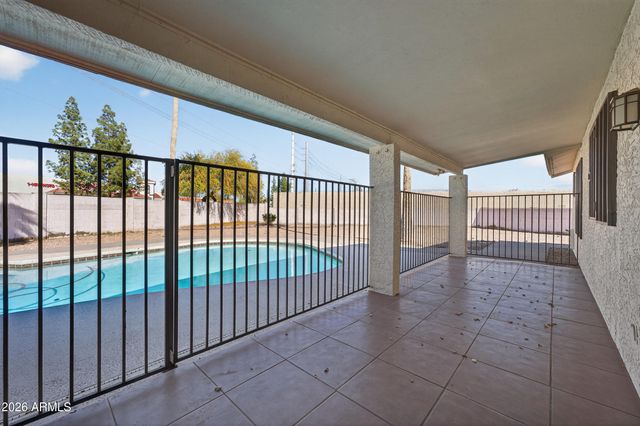 4418 W DESERT HILLS Drive, Glendale, AZ 85304