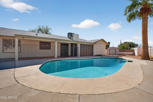 4418 W DESERT HILLS Drive, Glendale, AZ 85304