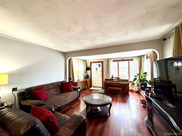 88-30 215th Place, Queens Village, NY 11427