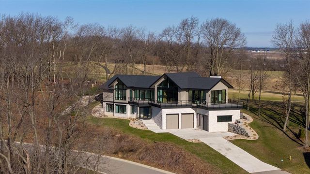 4965 Championship Circle, Waunakee, WI 53597