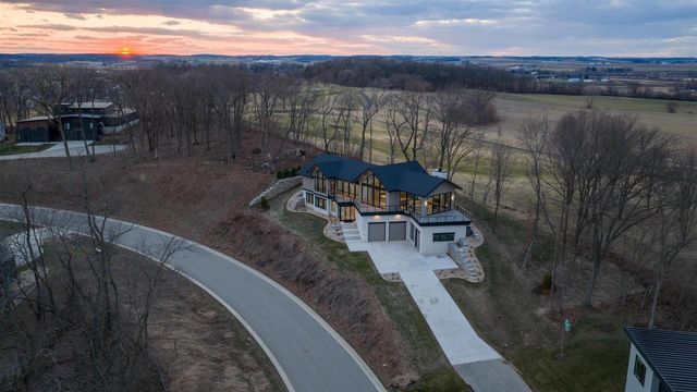 4965 Championship Circle, Waunakee, WI 53597