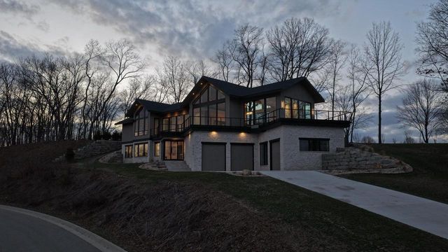 4965 Championship Circle, Waunakee, WI 53597