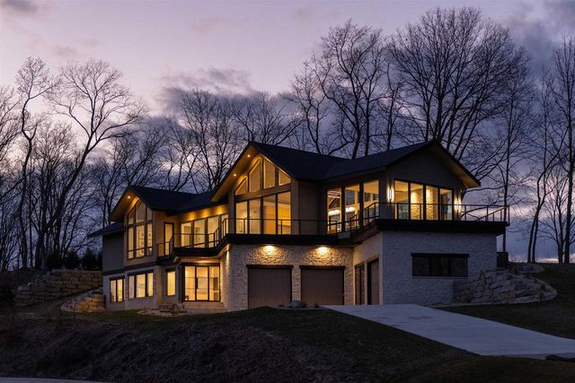 4965 Championship Circle, Waunakee, WI 53597