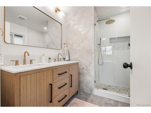 2490 Lewis St, Lakewood, CO 80215