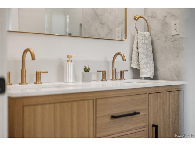 2490 Lewis St, Lakewood, CO 80215