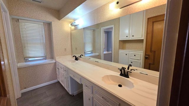 7510 Creek Glen Drive, Houston, TX 77095