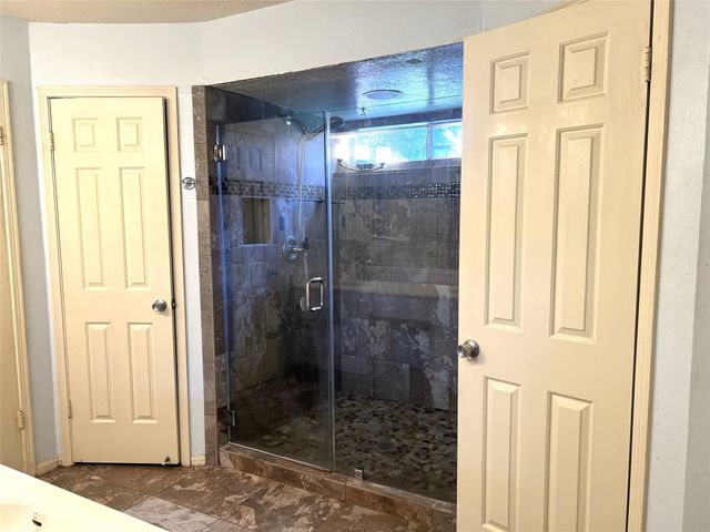 7510 Creek Glen Drive, Houston, TX 77095