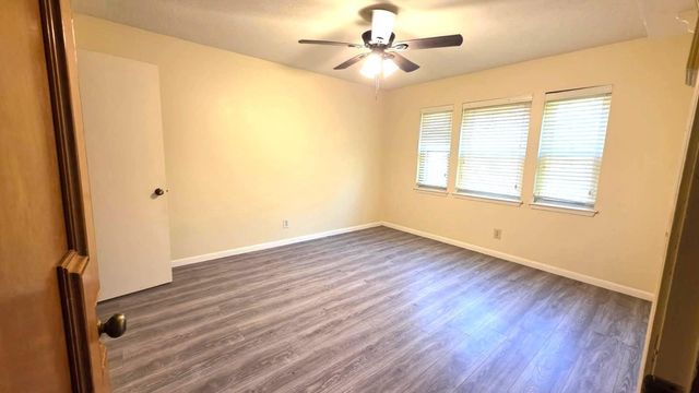 7510 Creek Glen Drive, Houston, TX 77095