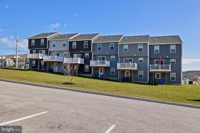789 SETTING SUN LN, Chambersburg, PA 17201