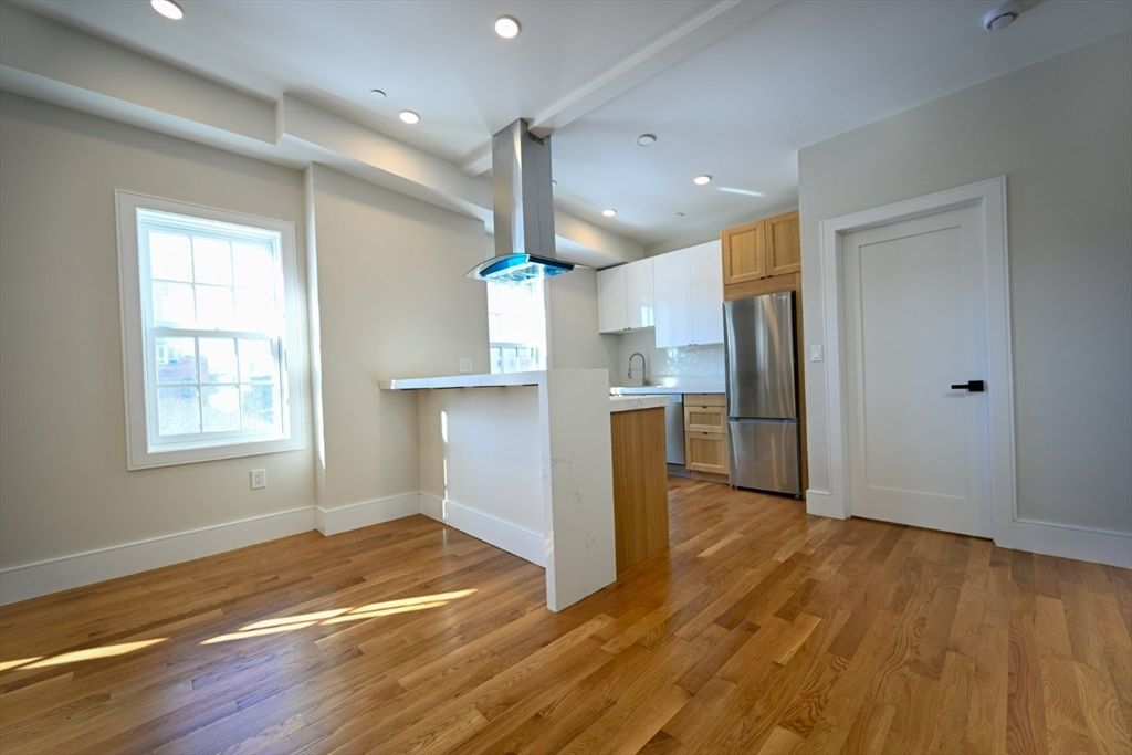 18 Winchester St 9, Boston, MA 02116