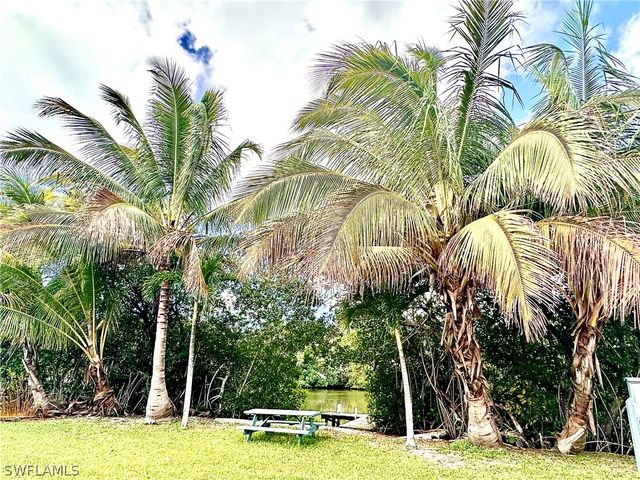 738 Park AVE, Naples, FL 34110