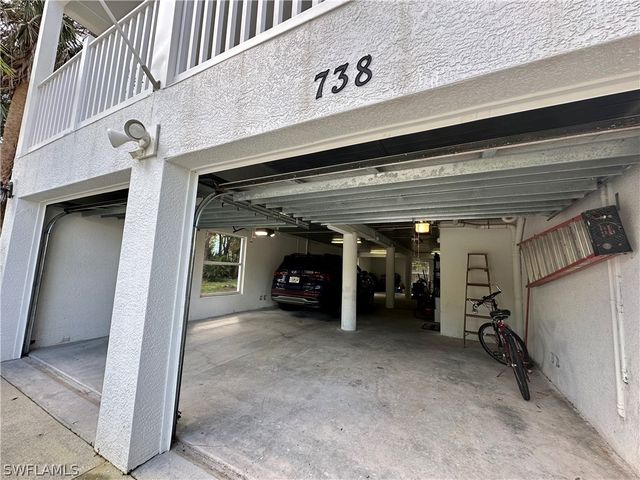 738 Park AVE, Naples, FL 34110