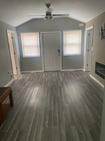 5215 W Orchard Drive, Mchenry, IL 60050
