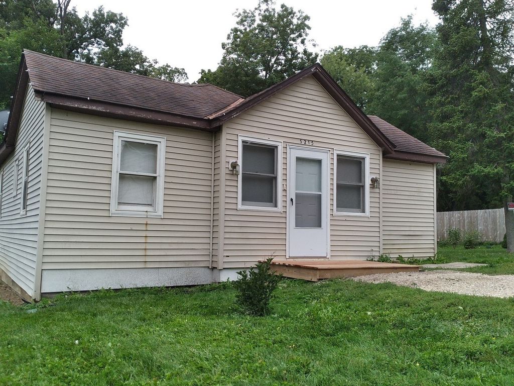 5215 W Orchard Drive, Mchenry, IL 60050