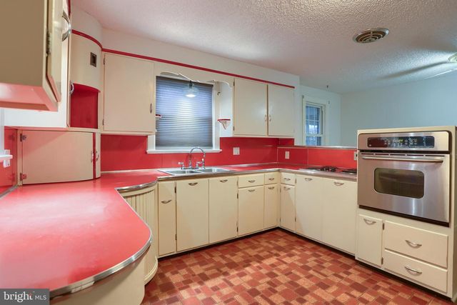 107 E MAIN ST, Elizabethville, PA 17023