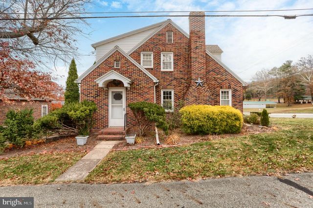 107 E MAIN ST, Elizabethville, PA 17023