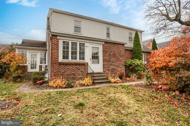 107 E MAIN ST, Elizabethville, PA 17023