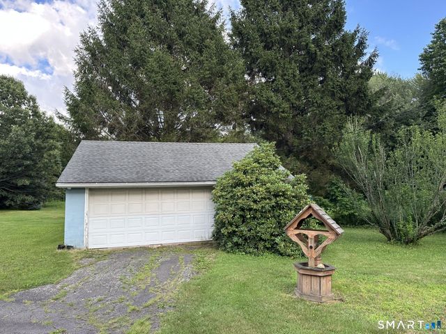 586 Wolcott Road, Bristol, CT 06010