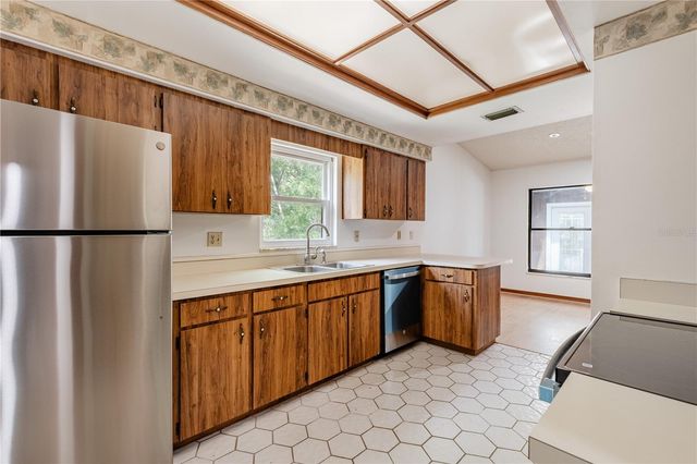 2681 WASHINGTON AVENUE 18, Eustis, FL 32726