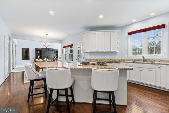 1232 SHENANDOAH RD, Alexandria, VA 22308