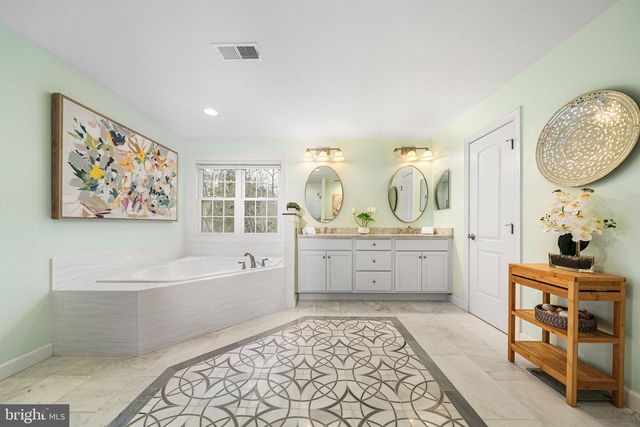 1232 SHENANDOAH RD, Alexandria, VA 22308