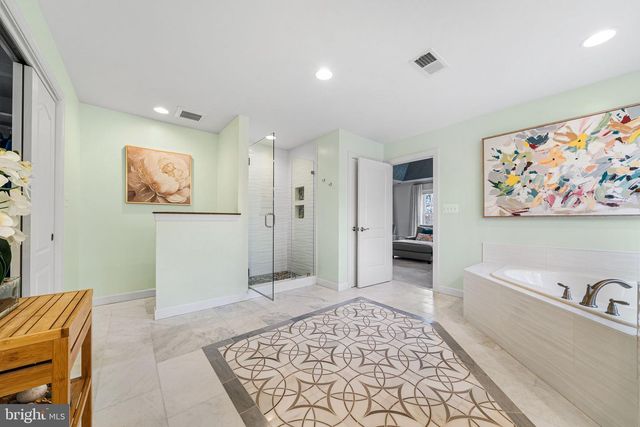 1232 SHENANDOAH RD, Alexandria, VA 22308