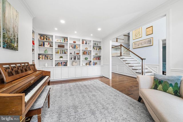 1232 SHENANDOAH RD, Alexandria, VA 22308