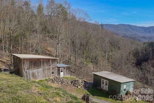 710 Greasy Creek Road, Bakersville, NC 28705