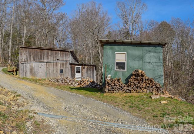 710 Greasy Creek Road, Bakersville, NC 28705