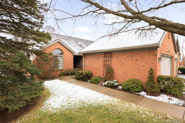 970 Ridge Court, Brighton, MI 48116