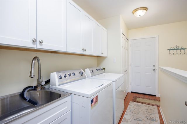 970 Ridge Court, Brighton, MI 48116