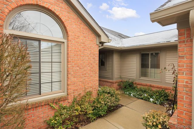 970 Ridge Court, Brighton, MI 48116